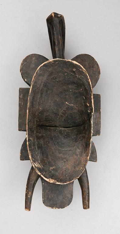 MASK, trä, Afrika, 1900-tal.