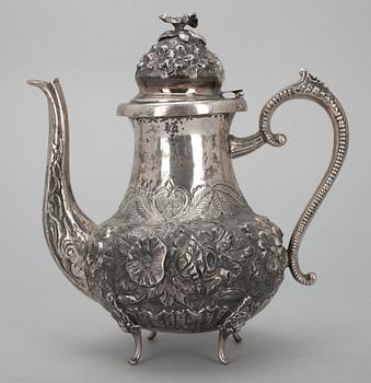 KAFFEKANNA, silver, nyrokoko, 1900-talets första hälft. Vikt 780 g.