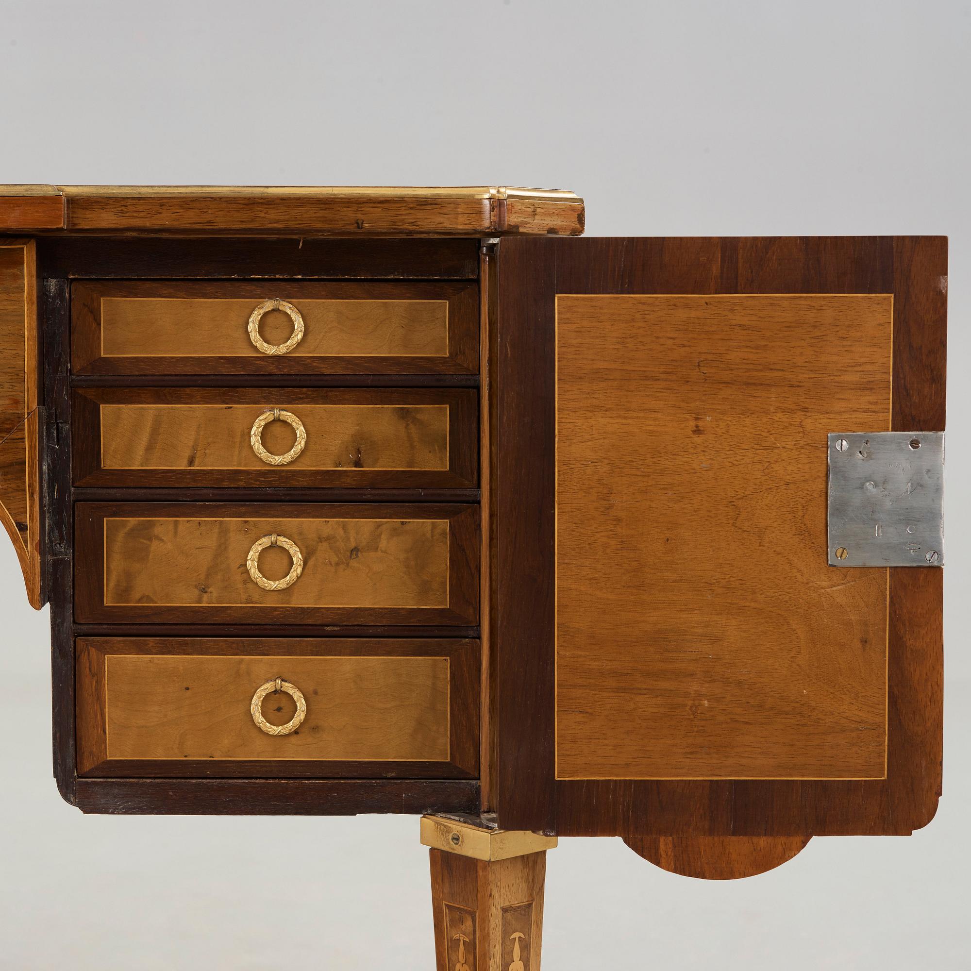 SKRIVBORD, av Georg Haupt (mästare i Stockholm 1770-1784), ej signerat. Gustavianskt.