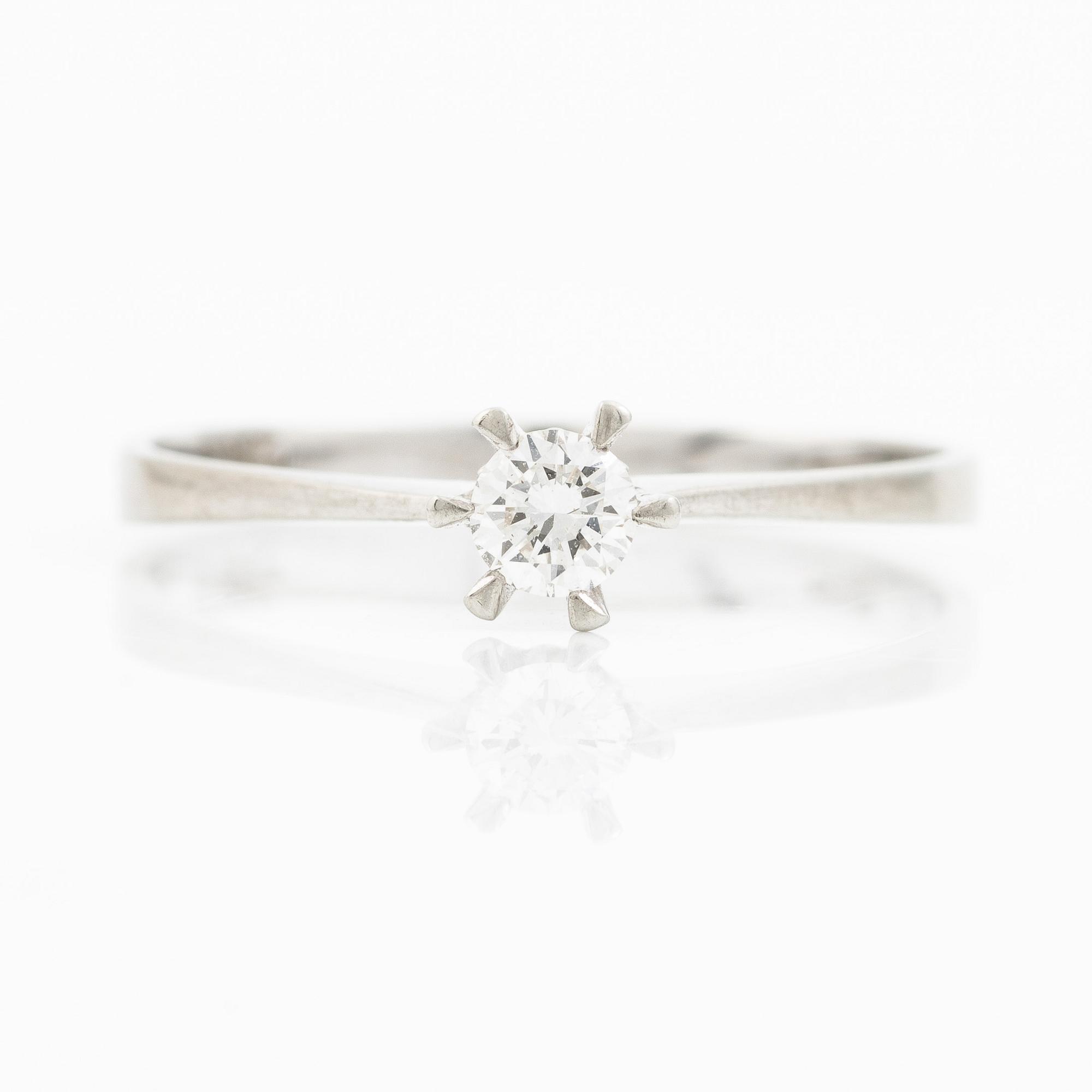 Ring, solitaire ring, 18K white gold with brilliant-cut diamond.