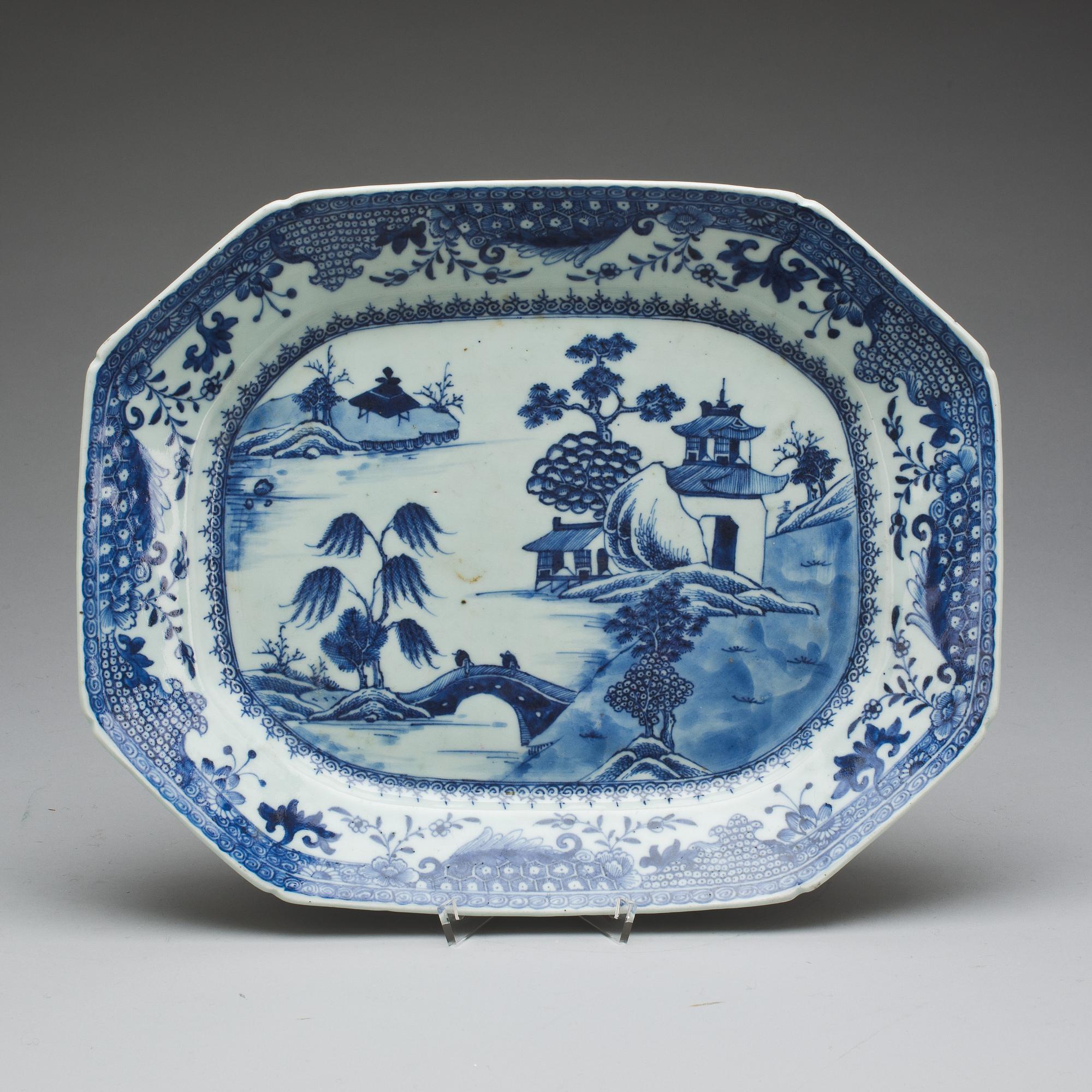 STEKFAT, porslin, Kina, 1700-tal.