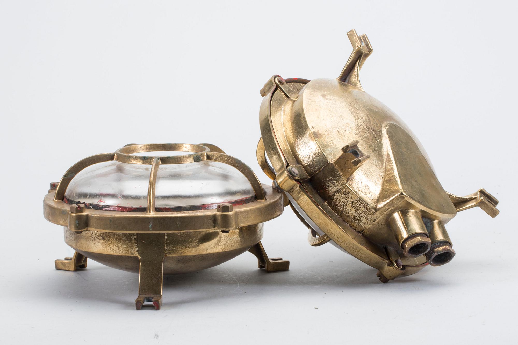 FARTYGSARMATURER, ett par.