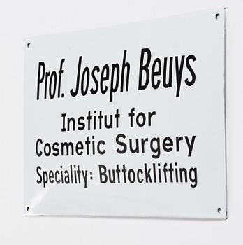 Joseph Beuys, "Buttocklifting".