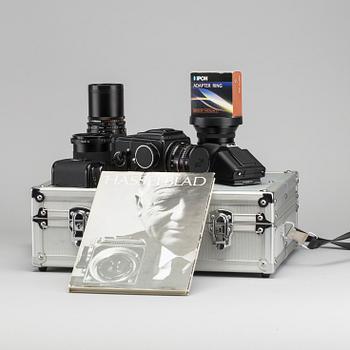 HASSELBLAD, a camera with equipment, modell nr 500C/M,