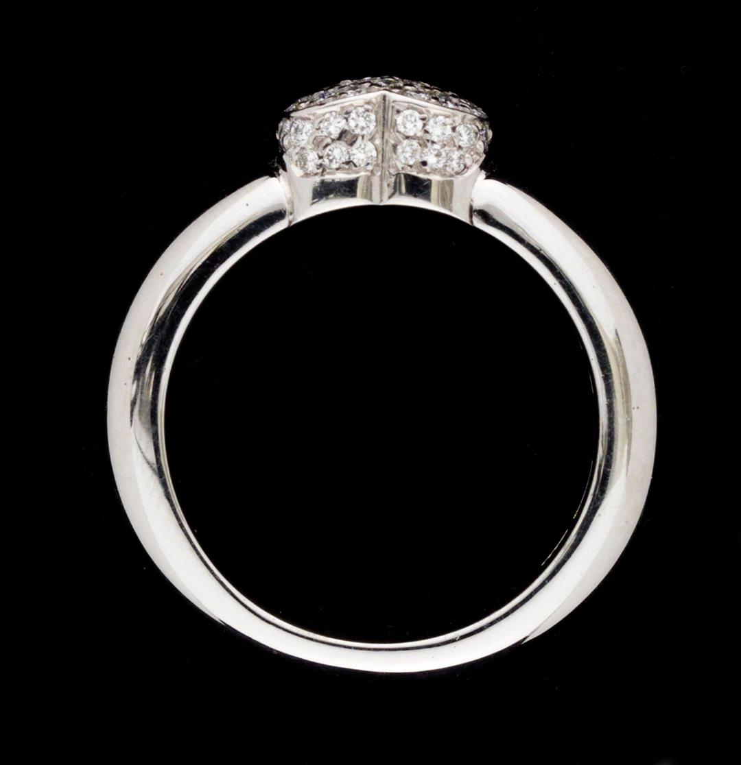 RING, vitguld med diamanter.