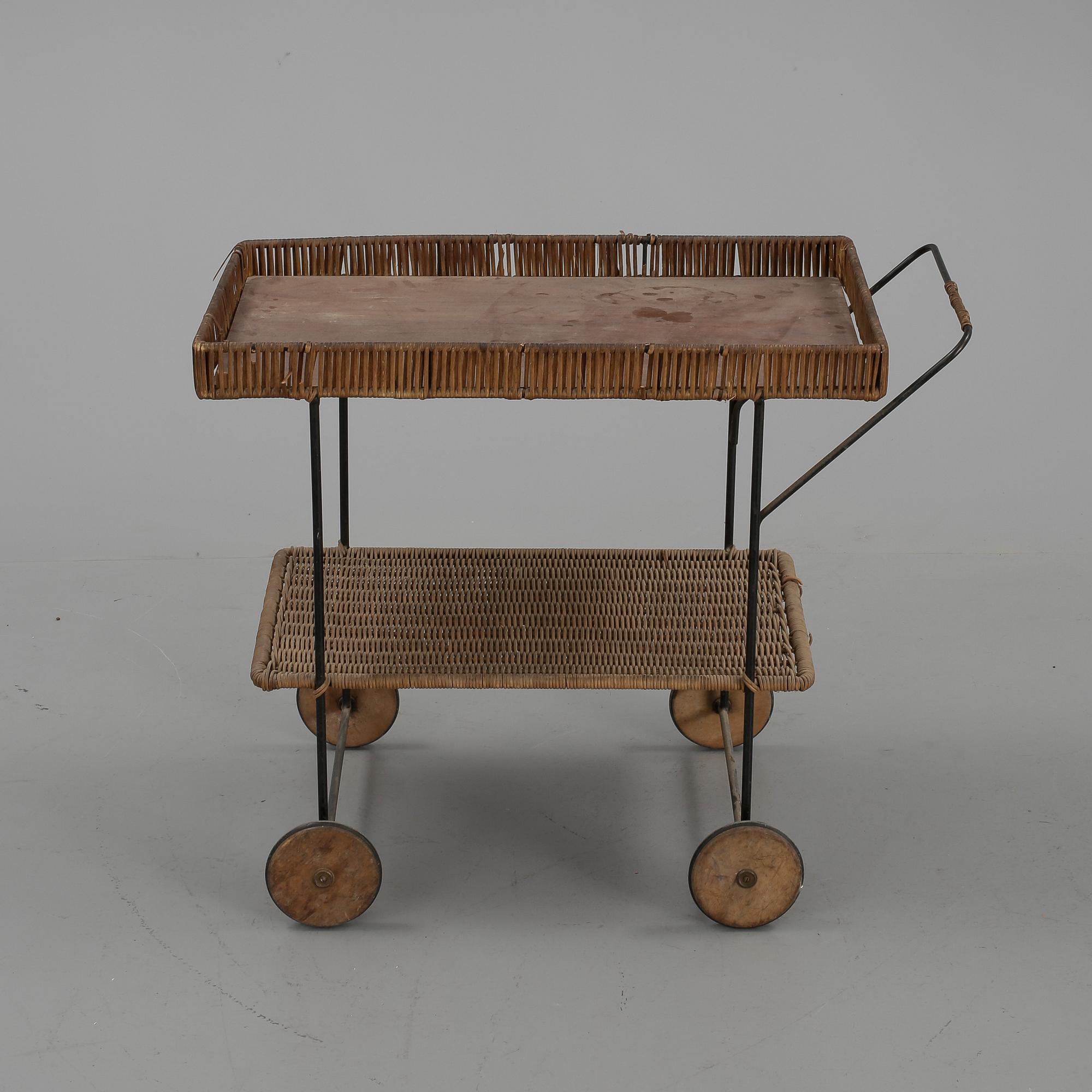 SERVERINGSVAGN, 1900-talets mitt.