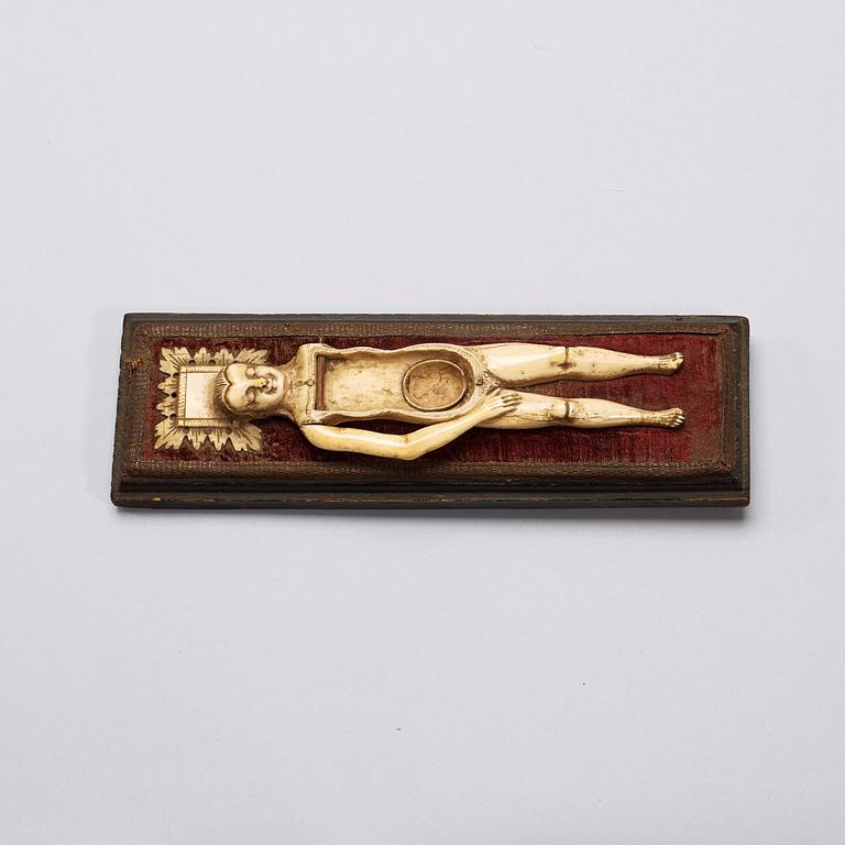 An ivory doctors lady, presumably India, 17th century.