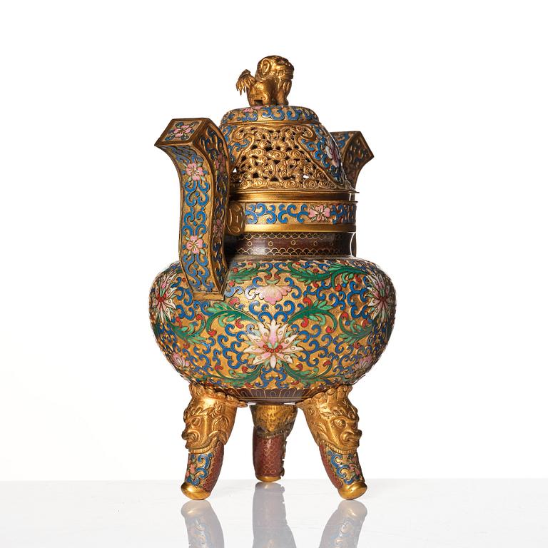 A gilt copper alloy cloisonné censer with cover, late Qing dynasty/early Republic.