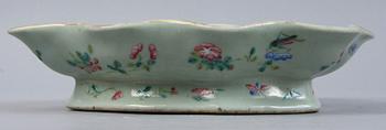UPPLÄGGNINGSFAT, 2 st, porslin, Kina, 1800/1900- tal.