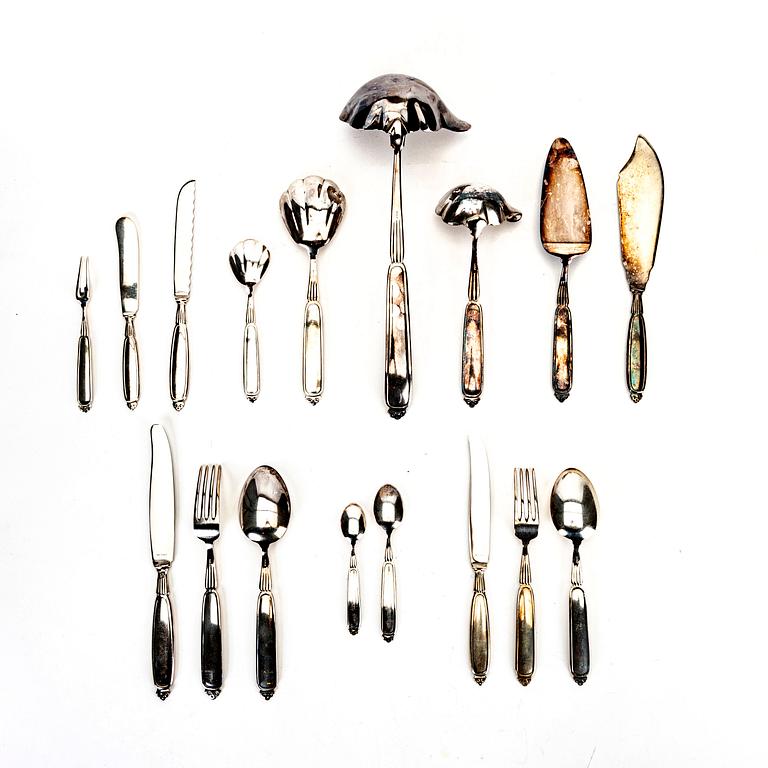 A Swedish 20th century set of 121 pcs of EPNS cutlery "Romantik" by Gunnar Nylund,