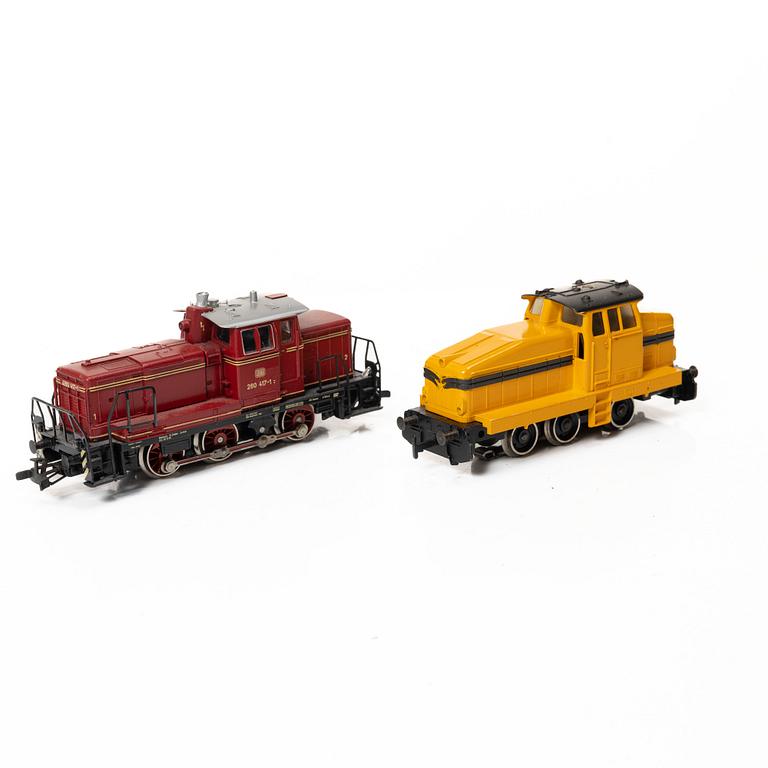 Märklin, locomotives, 7 pcs, railbus, 2 parts, as well as cars, 7 pcs, Germany.