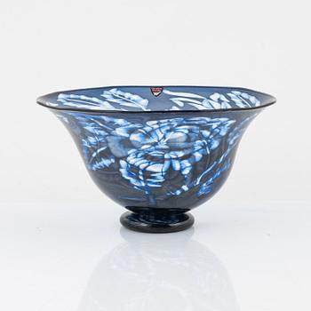 Eva Englund, a graal bowl, Orrefors Gallery, -83.