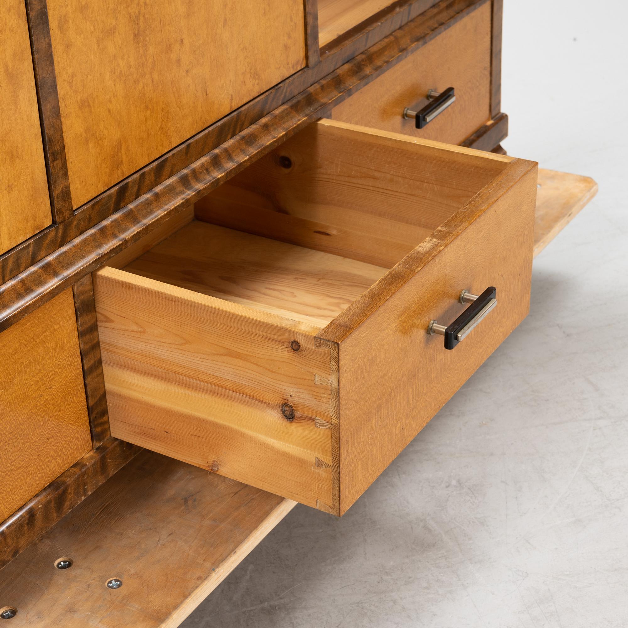 A Swedish Grace cabinet, 1920's/30's.