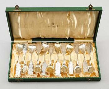 KAFFESKEDAR, 12 st snarlika, samemodell, bolidensilver, 1930/40-tal. Vikt ca 147 gram.