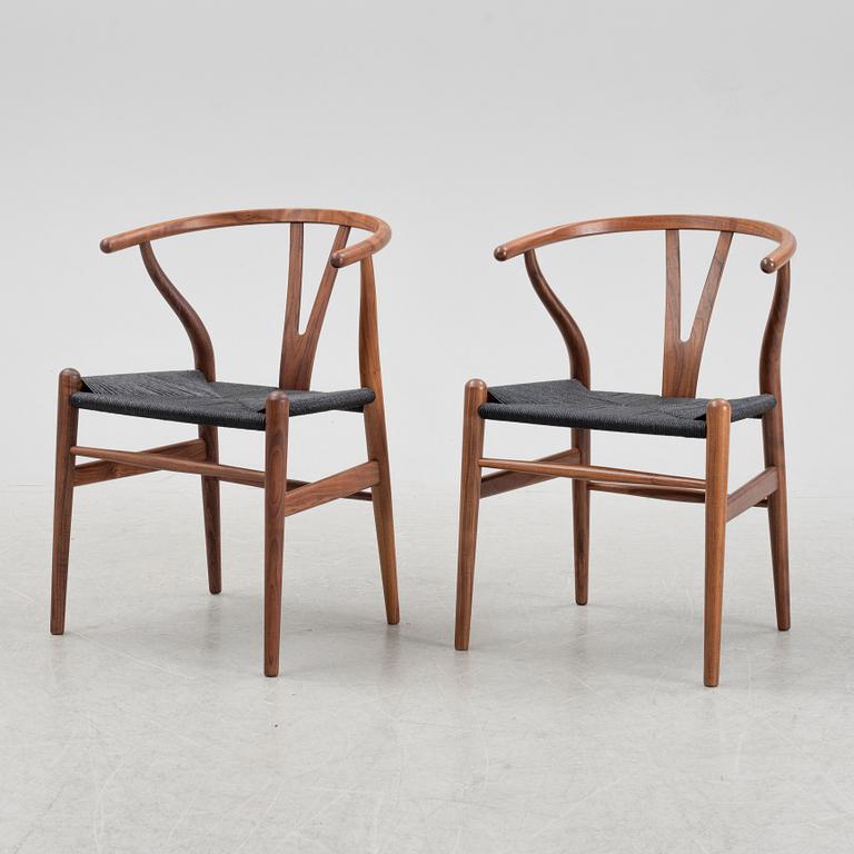 Hans J Wegner, stolar, ett par, "Y-Stolen", Carl Hansen & son, Danmark, formgiven 1949.
