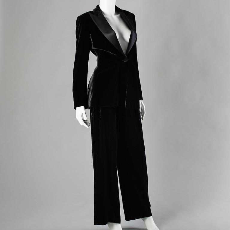 LADIES TUXEDO, Armani. Size 44.
