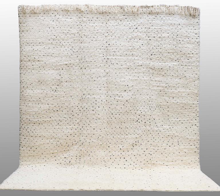 MATTA, Marocko, ca 395 x 323 cm.