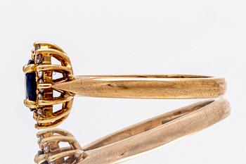 Ring 18K gold, 1 sapphire approx 6 x 4 mm, brilliant-cut diamonds approx 0,10 ct, size 54.