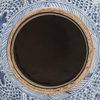 A pair of Kangxi style vases, China, 19th century.