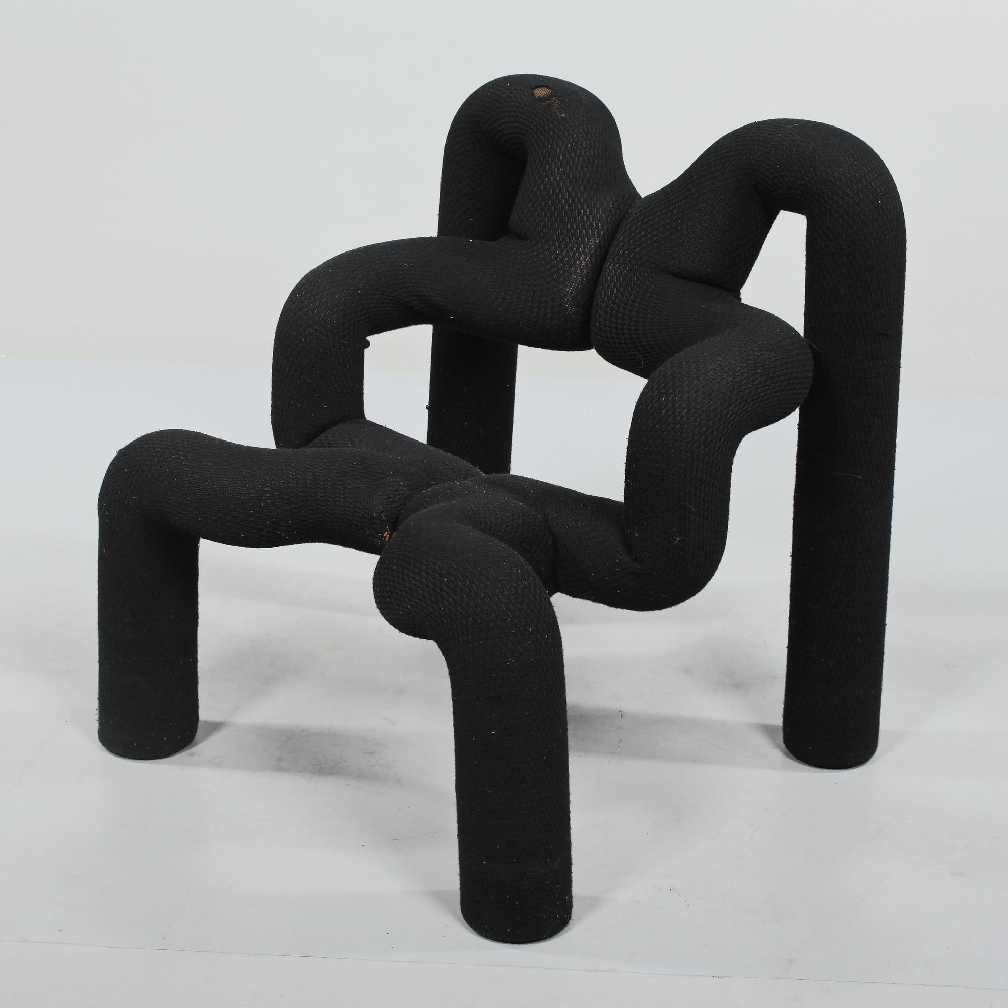 FÅTÖLJ, "Ekstrem", Terje Ekström, Stokke fabriker, Norge. Modellen formgiven 1984.