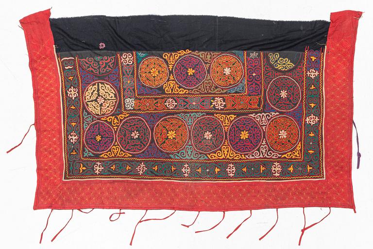 Semi-antique Rasht embroidery, approx. 198 x 125 cm.