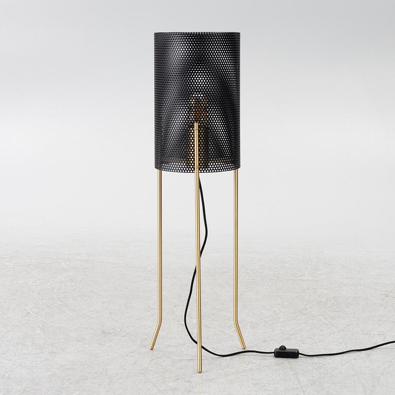 Niclas Hoflin, golvlampa, “Vouge Tripod”, Rubn.