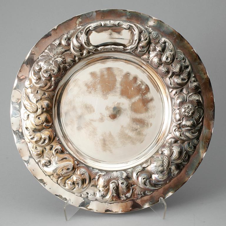 PRESENTERFAT, silver, CG HALLBERG, 1948, 897 gram.