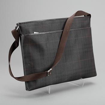 AXELREMSVÄSKA, herr, Burberry.