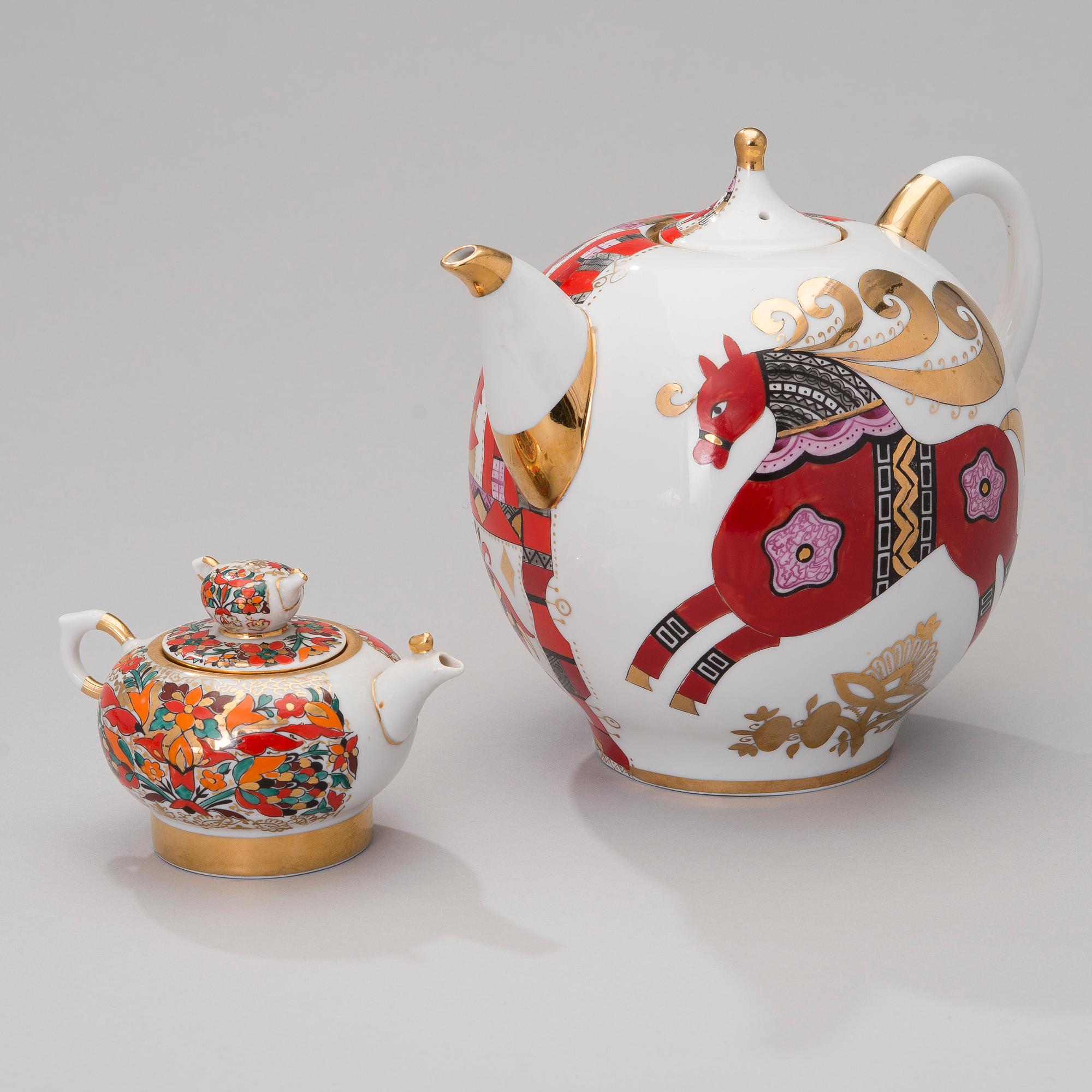 Two Lomonosov porcelain teapots, Soviet Union.
