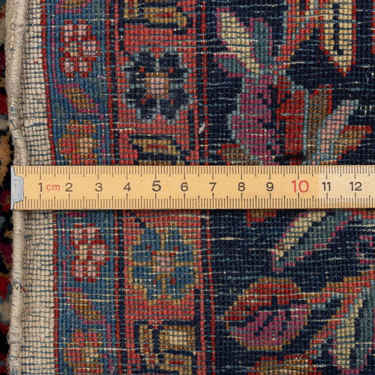 Matta Sarouk semiantik, ca 200 x 130 cm.