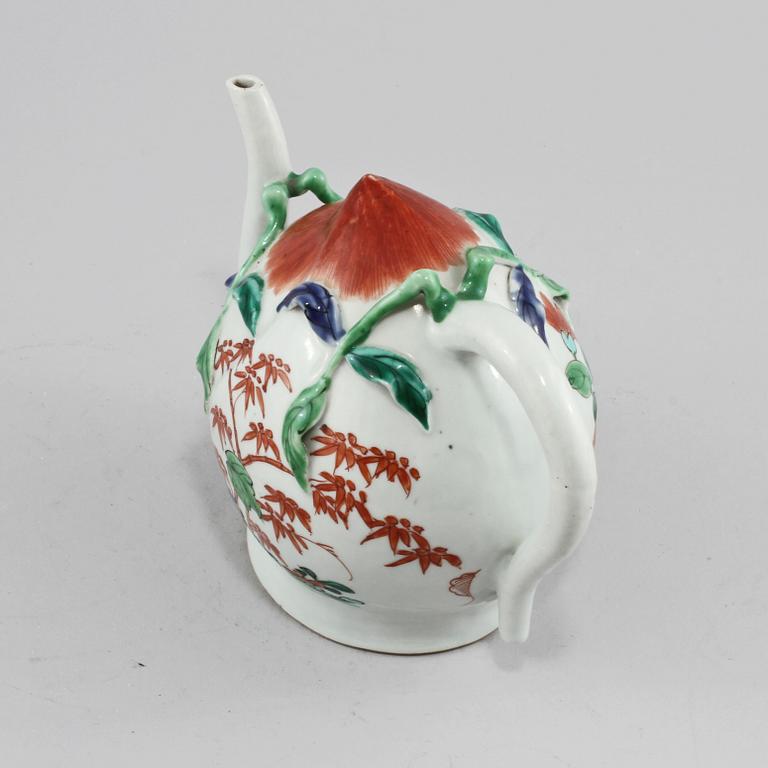 KANNA, porslin, Kina, troligen omkring sekelskiftet 1800/1900.