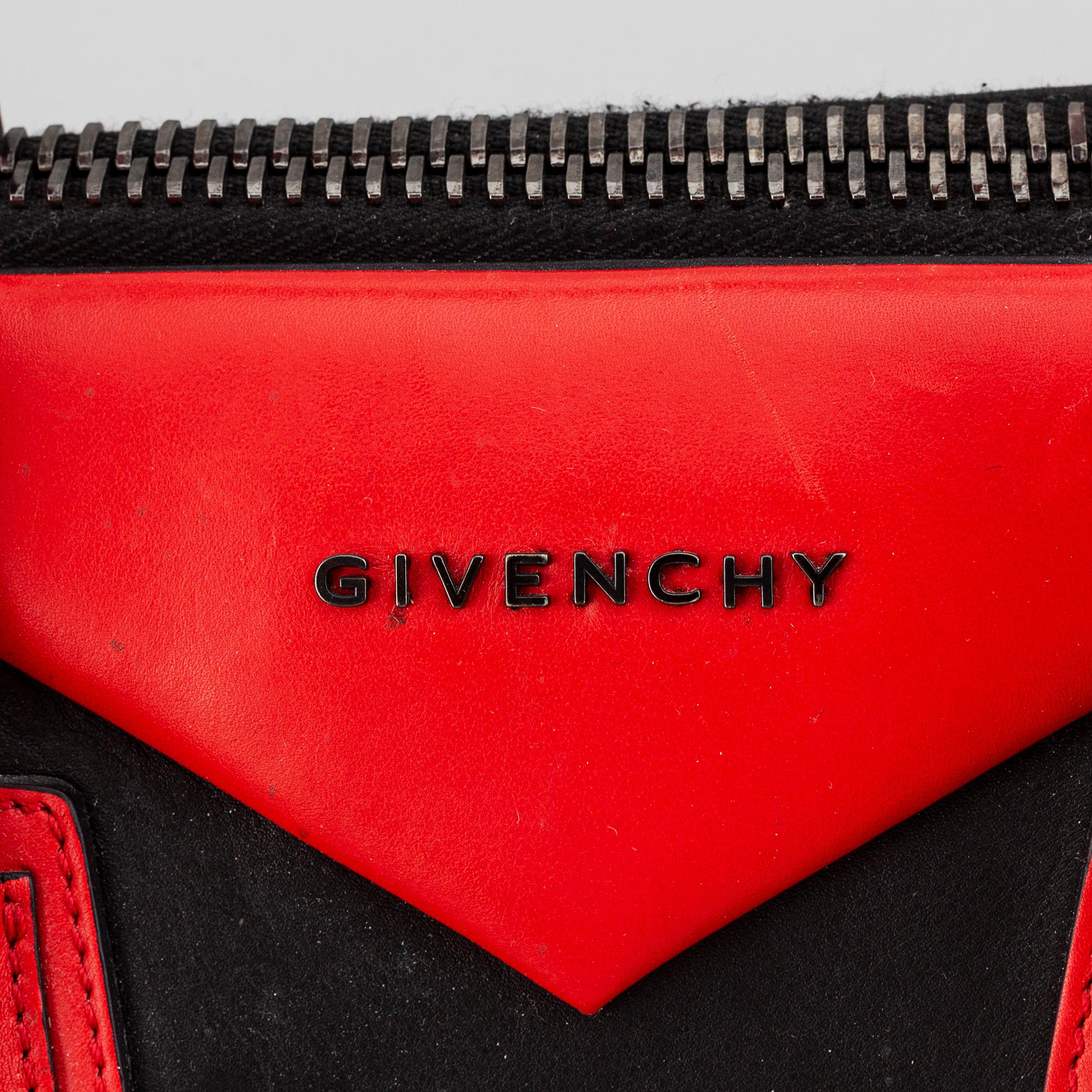 Givenchy, a black and red leather 'Antigona' handbag.