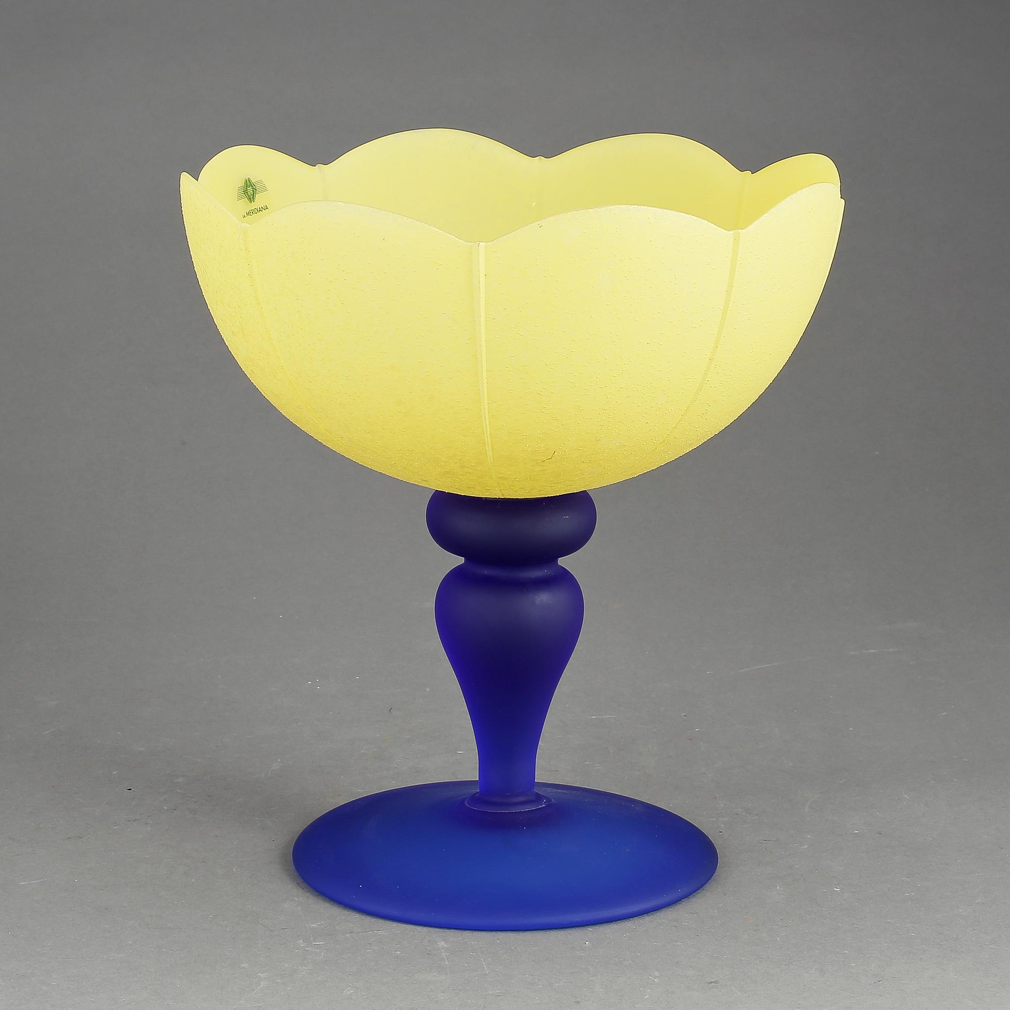 SKÅL PÅ FOT, glas, Murano, Italien, 1900-talets slut.
