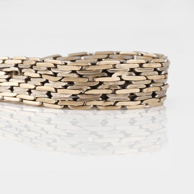 ARMBAND.