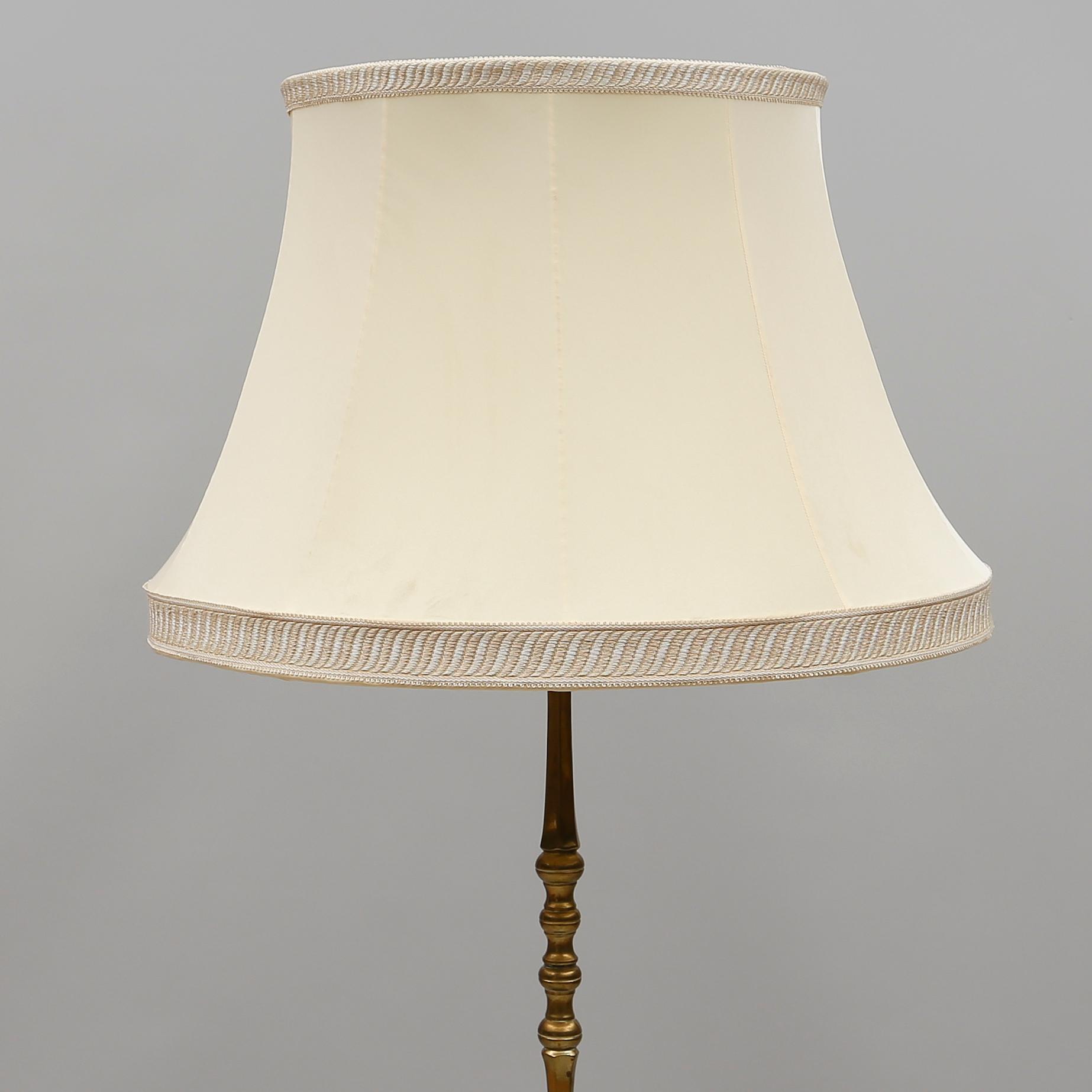 GOLVLAMPA, 1900-talets andra hälft.