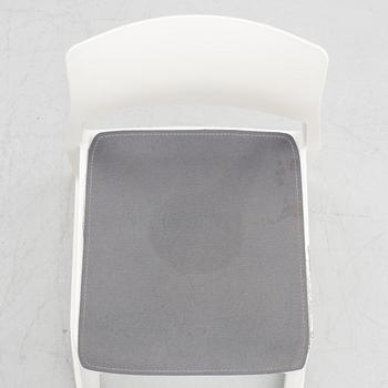 Edward Barber & Jay Osgerby, five  'Tip Ton'-chairs, Vitra.