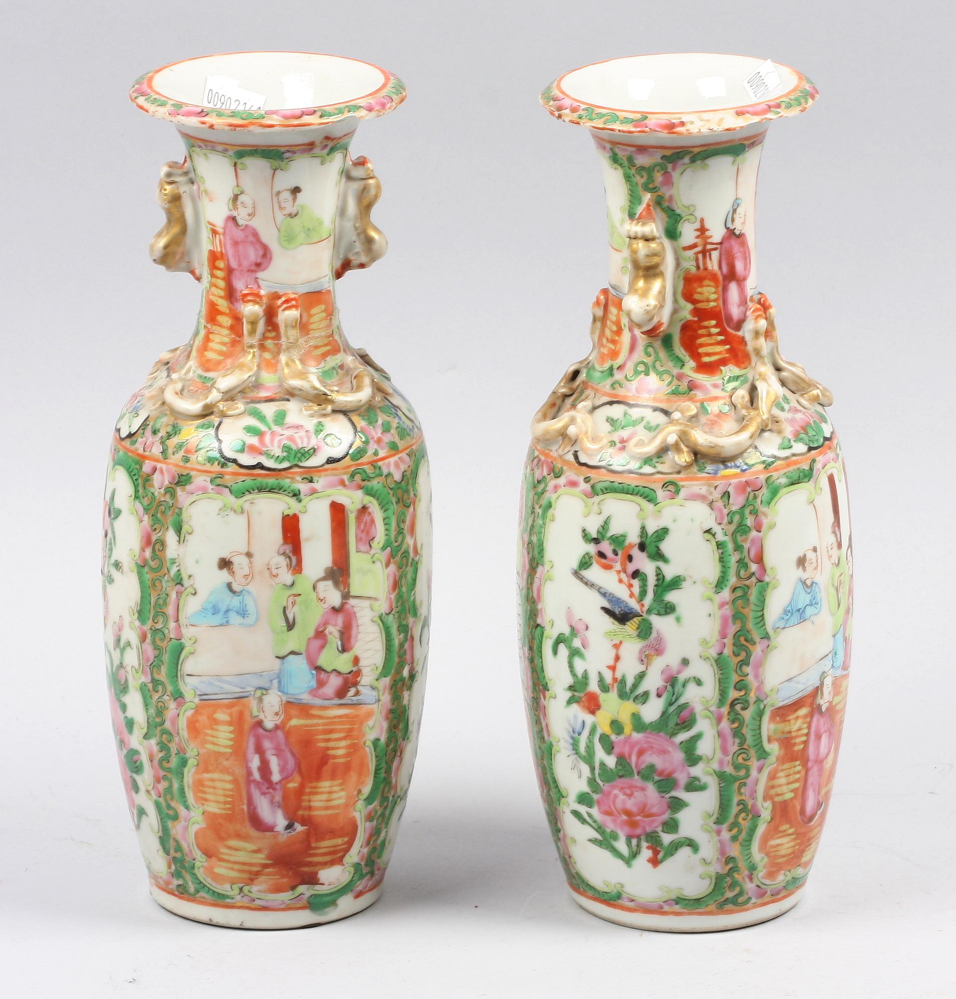 VASER, ett par, porslin, 1800/1900-tal.