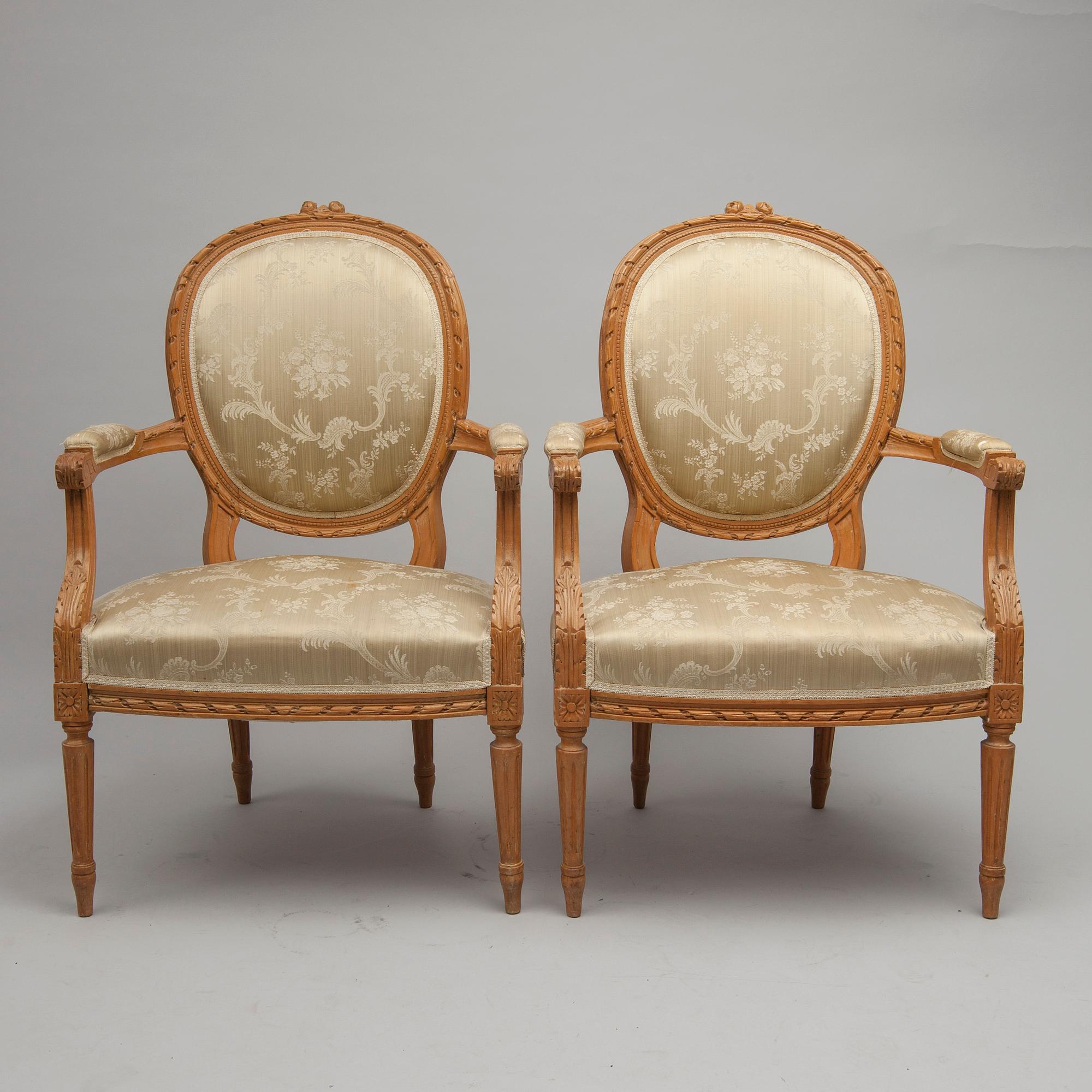 KARMSTOLAR, ett par, Louis XVI -stil, Frankrike, 1900-talets första hälft.