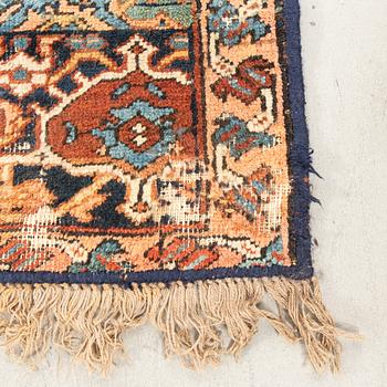Heriz carpet semi-antique/antique approximately 384x300 cm.