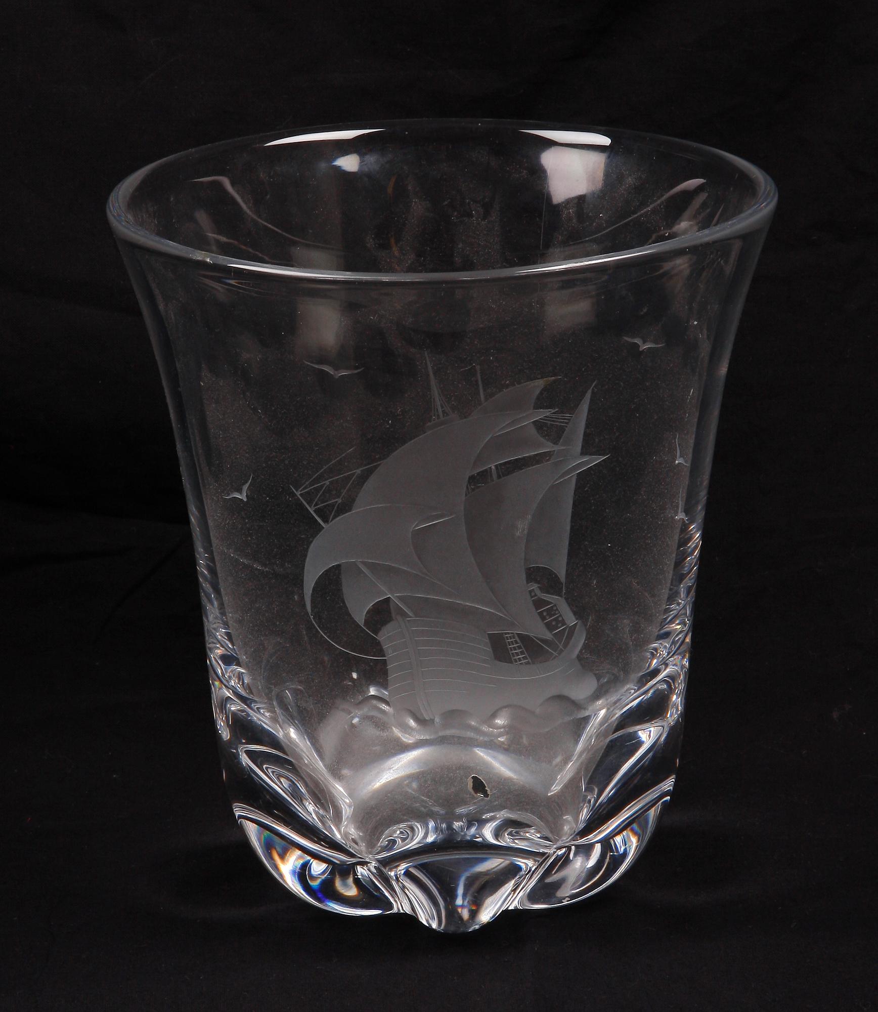 VAS, glas, Vicke Lindstrand, Orrefors. Sign o numr 1404.