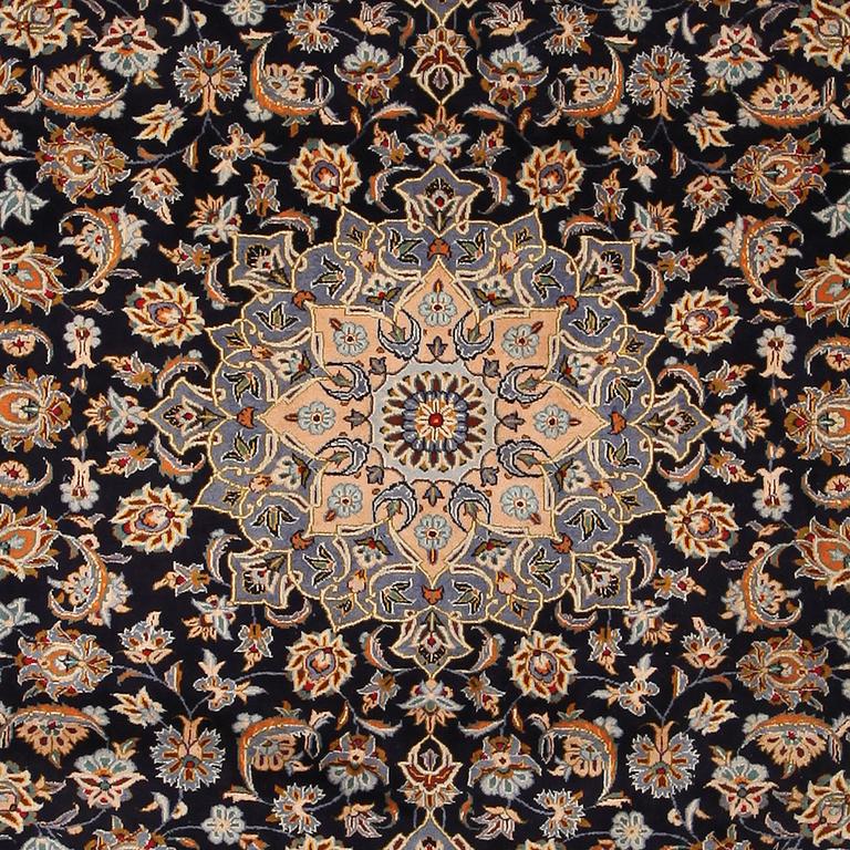 MATTA, Keshan, ca 400 x 300 cm.