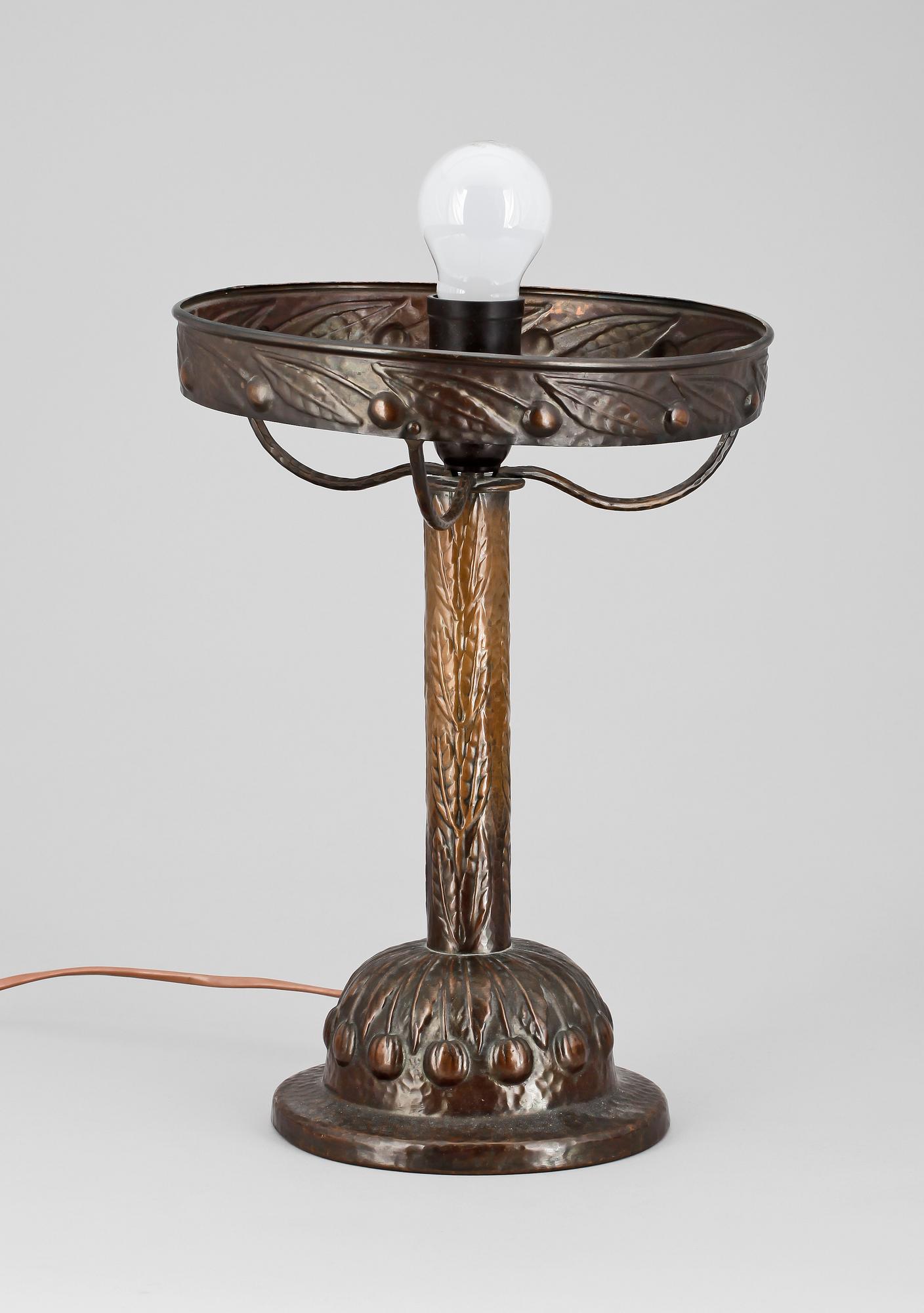 BORDSLAMPA, Jugend, 1900-talets första decennier.