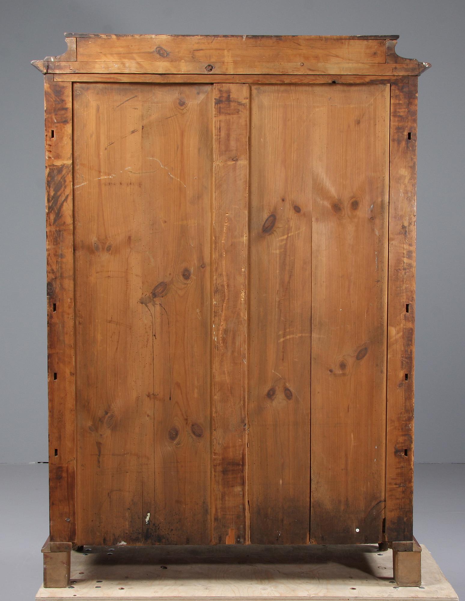 CHIFFONJÉ, 1800-talets andra hälft.