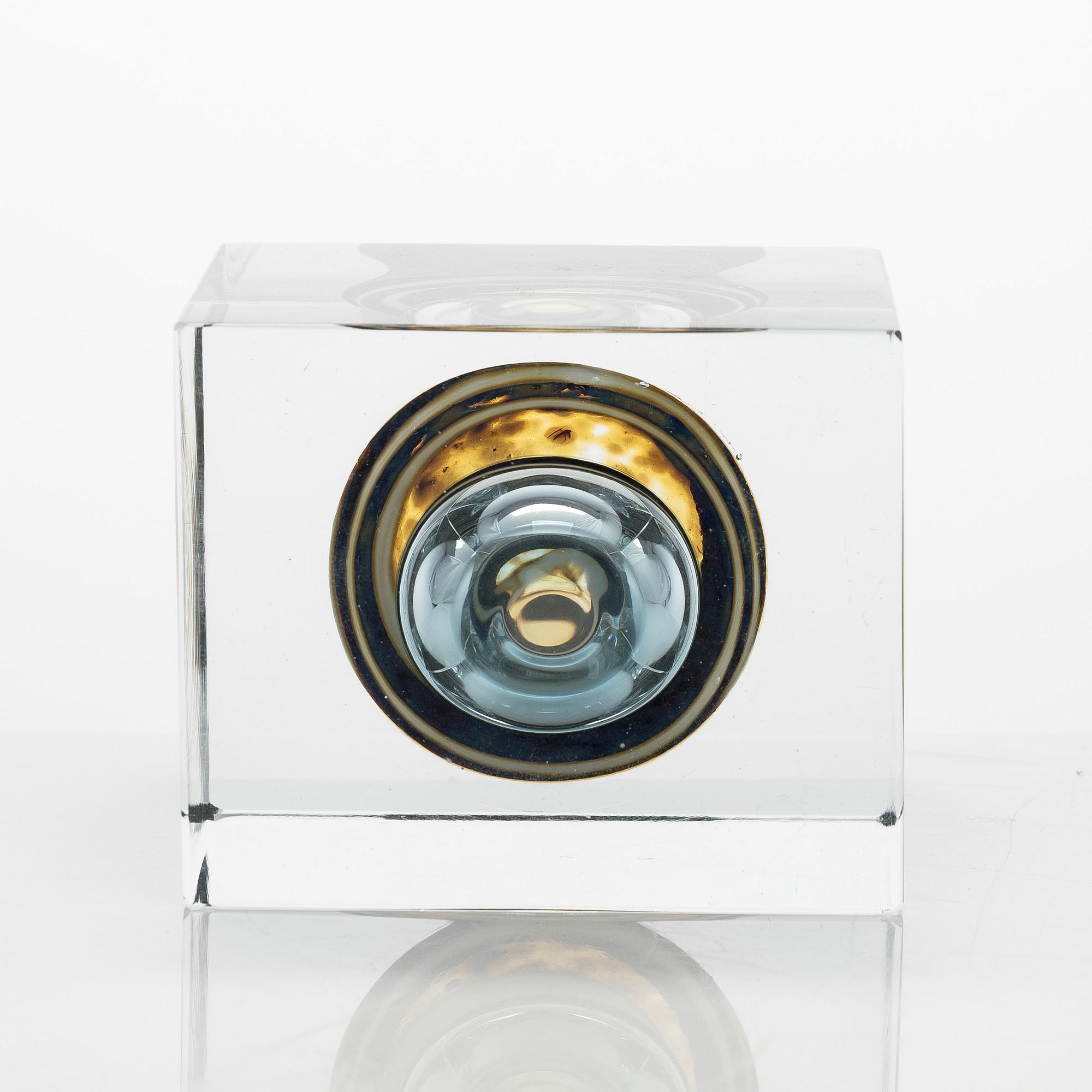 Oiva Toikka, årskub, signerad Oiva Toikka, Nuutajärvi 1982, numrerad 371/2000.