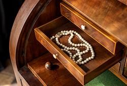 Selected Jewellery – September F838