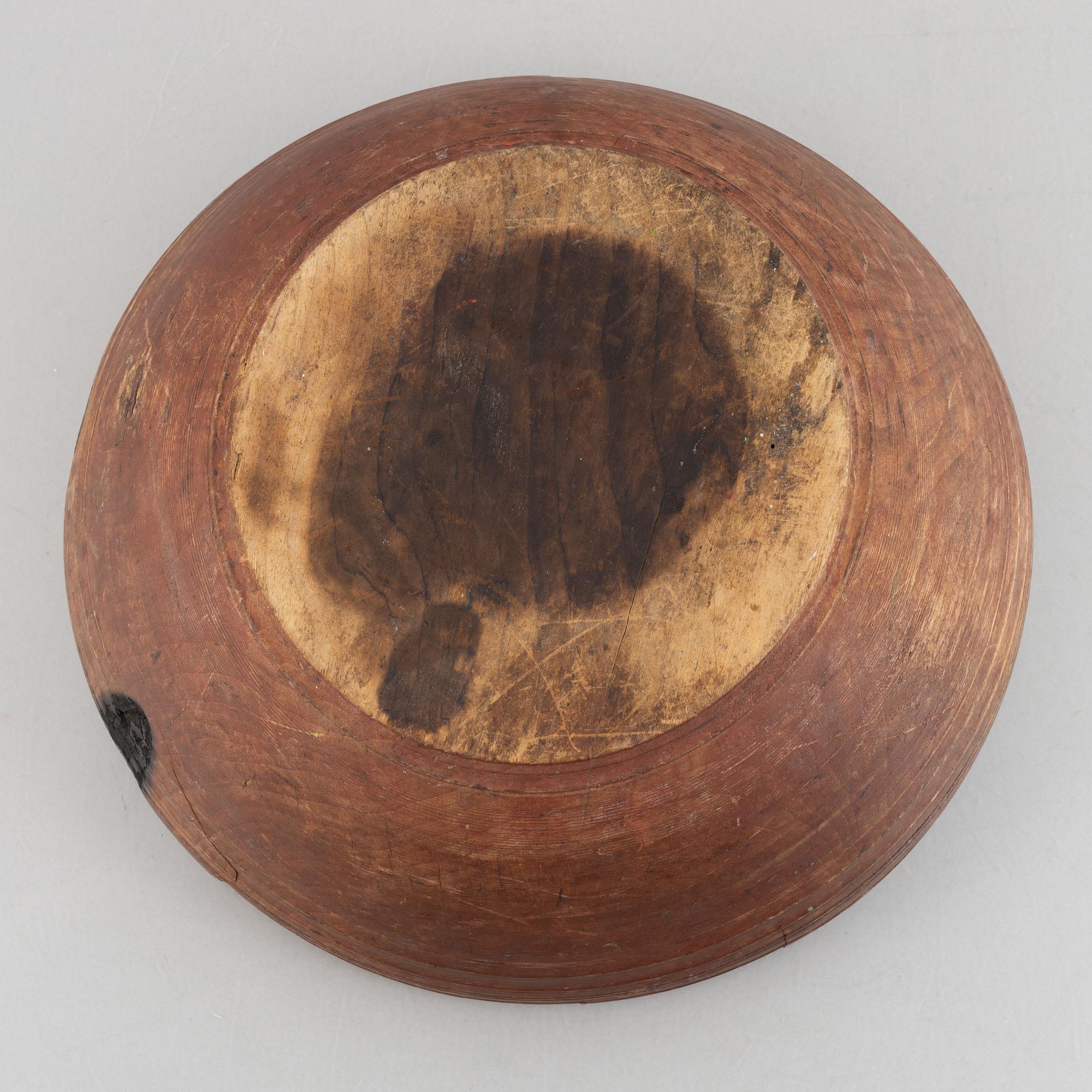 A turned bowl, Sweden, first part 19th century.