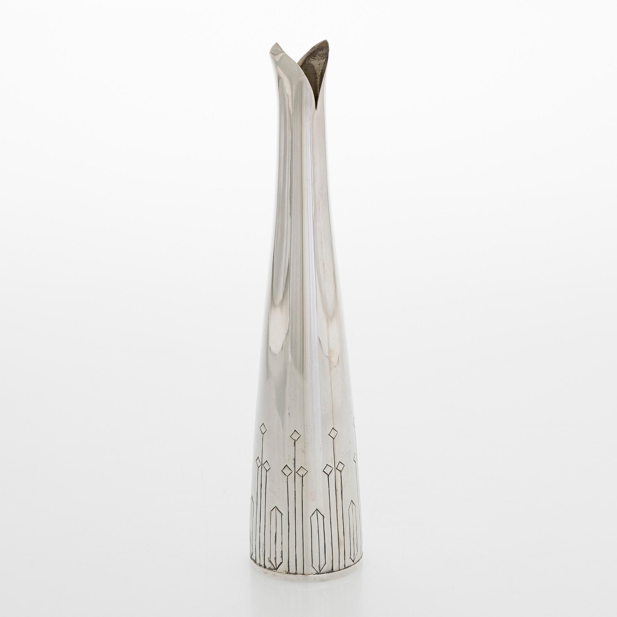 Anna-Greta Eker, Vase, silver, Auran Kultaseppä, Turku 1967.