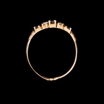 RING, 14K guld, safirer samt zirkoner. Otydliga stämplar. Vikt 2 g.
