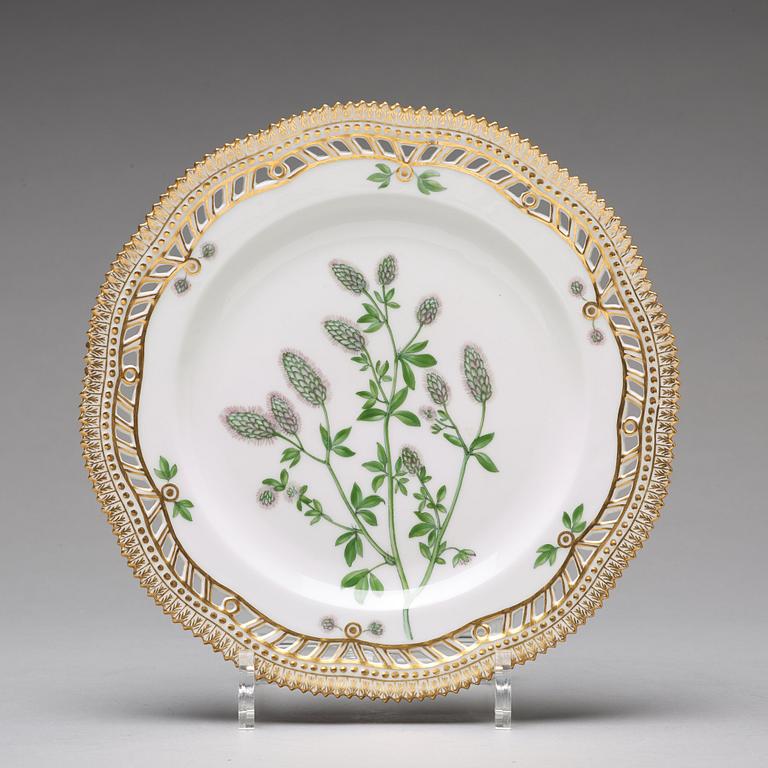 A set of 12 Royal Copenhagen 'Flora Danica' dessert dishes, Denmark, 20th Century.