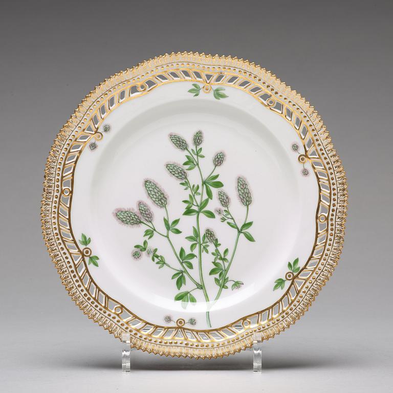 DESSERTTALLRIKAR, 12 stycken, porslin. "Flora Danica", Royal Copenhagen, Danmark, 1900-tal.